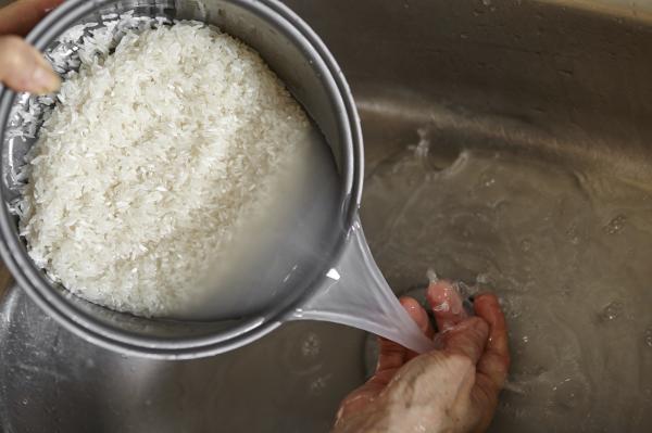 Como fazer arroz na panela elétrica - Passo 1