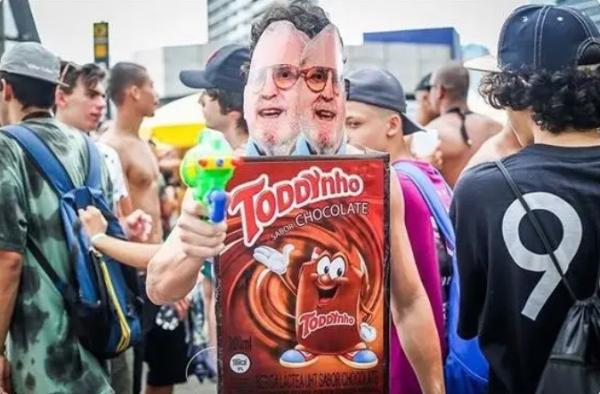 Como fazer uma fantasia de meme - 