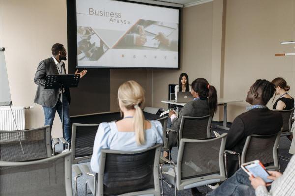 Como apresentar um trabalho de forma criativa - Use metáforas e analogias criativas