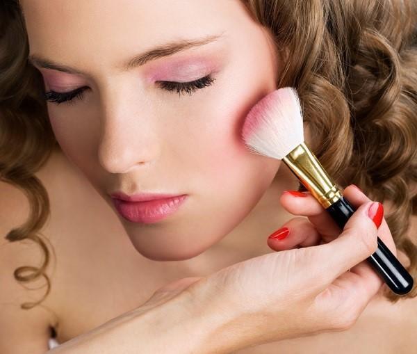Como fazer o blush durar mais tempo