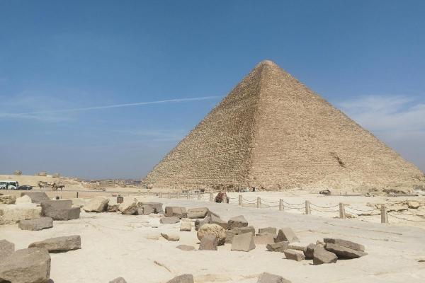 Curiosidades das pirâmides do Egito - A Grande Pirâmide foi revestida de calcário branco