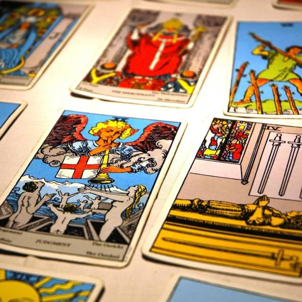Como ler as cartas de Tarot