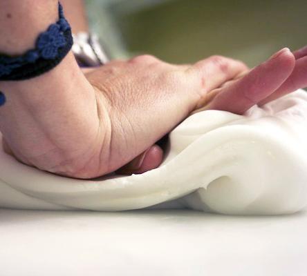 Como fazer fondant de chocolate branco - Passo 4