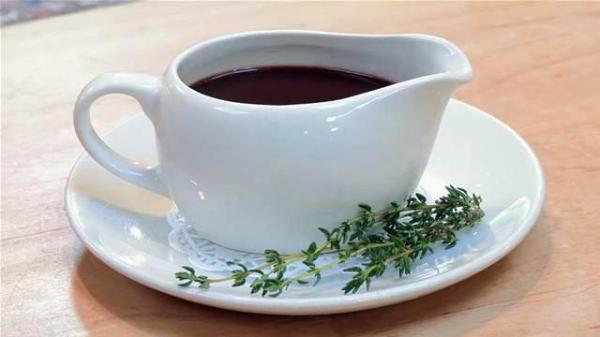Como fazer molho de vinho tinto