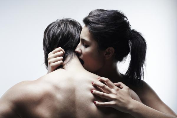 Como fazer sexo por telefone - Passo 3