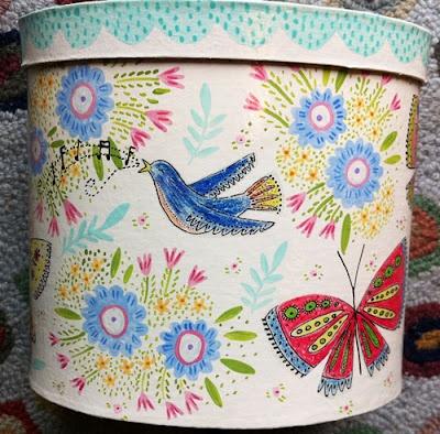 Como decorar caixa de papelão - Passo 1