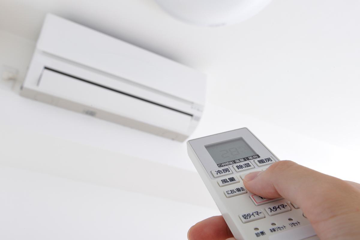 Ar-condicionado desligando sozinho: por que acontece e como resolver