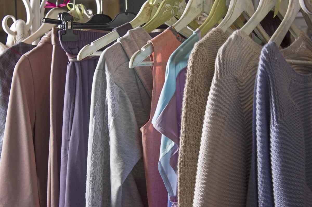 Como tirar fiapos de roupa de lã