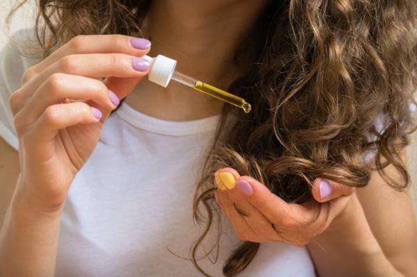 Benefícios do óleo de copaíba para engravidar - Tratamento natural! - Benefícios do óleo de copaíba para os cabelos