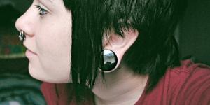 Como convencer a minha mãe a deixar eu colocar um piercing