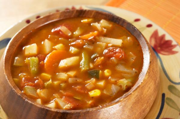 Como fazer sopa de legumes com carne para emagrecer