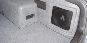 Como instalar subwoofers no carro