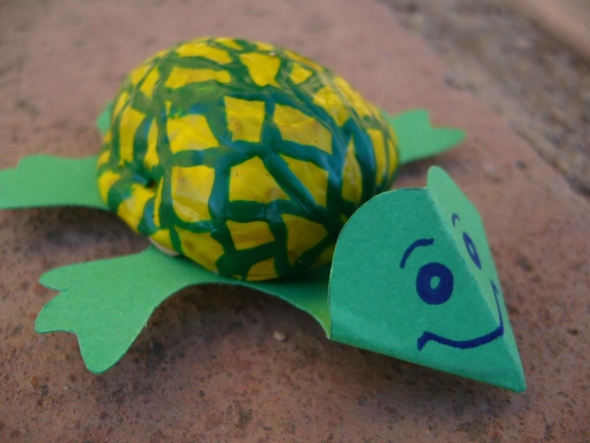 Como fazer uma tartaruga de material reciclável