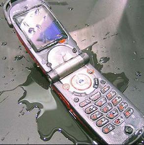 Como recuperar um celular molhado