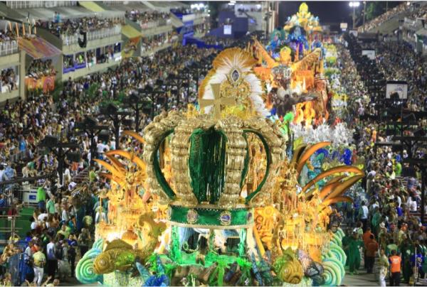 Carnaval pode ser descontado das férias? - Receber folga obrigatória no Carnaval que será descontada das férias