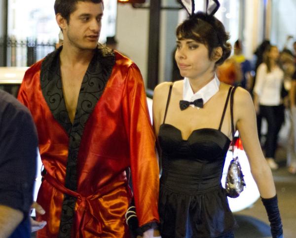 Como fazer fantasia de Hugh Hefner - Passo 1