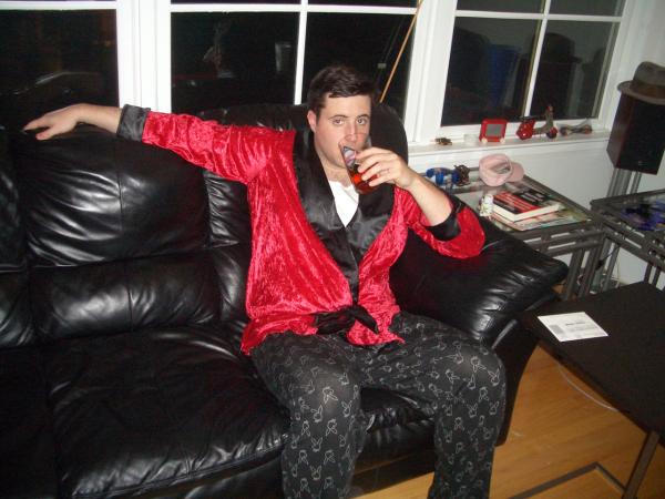 Como fazer fantasia de Hugh Hefner - Passo 3