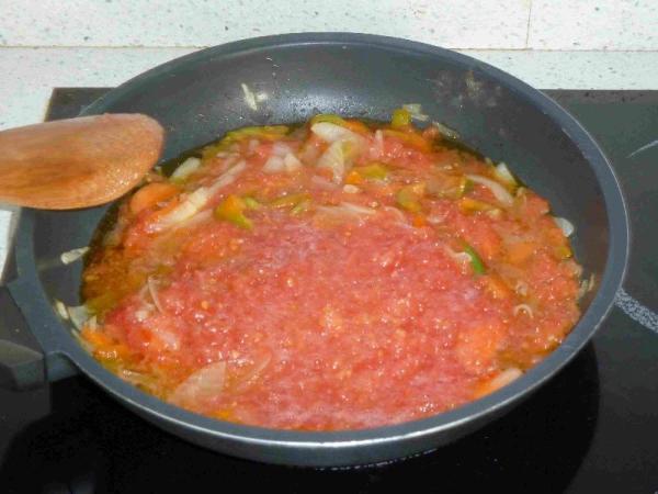 Como fazer um refogado para almôndegas