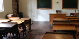 Como limpar as salas das escolas, de aula e espaços comuns