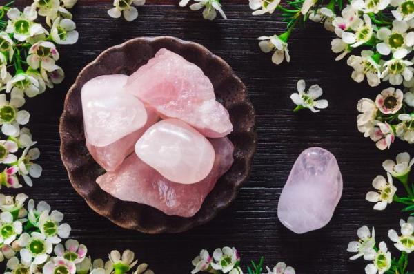 Quartzo rosa: significado, propriedades e limpeza