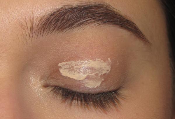 Como usar primer para olhos - Passo 4