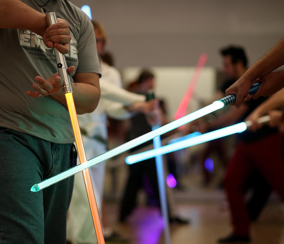 Como fazer um sabre de luz caseiro