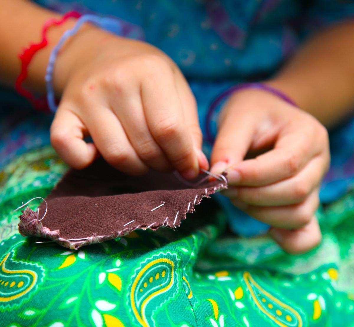 Como costurar à mão