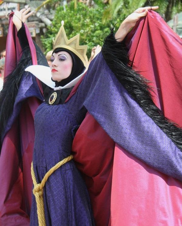 Como fazer a fantasia de bruxa da Branca de Neve