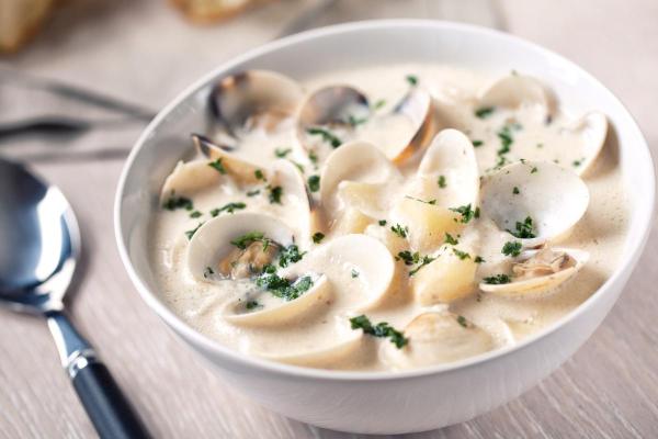 Comida típica dos Estados Unidos: os melhores pratos - Sopa de mariscos (clam chowder)