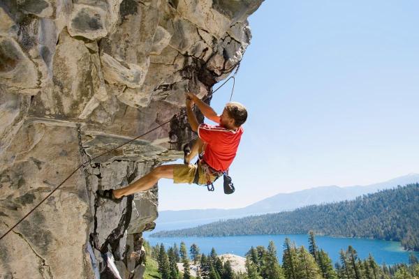 Quais esportes queimam mais calorias? - Escalada