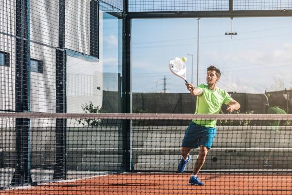 Quais esportes queimam mais calorias? - Pádel