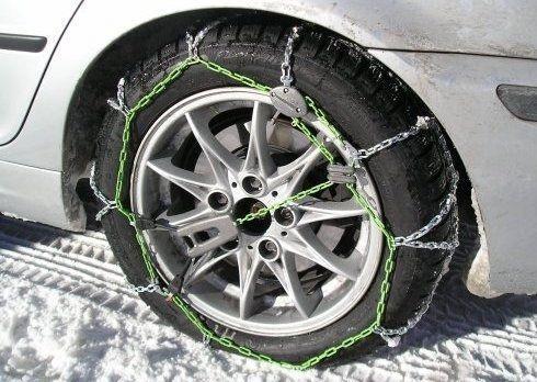 Como colocar as correntes de neve no carro