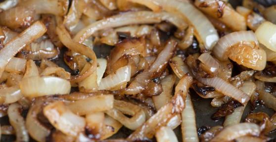 Como fazer cebola caramelizada