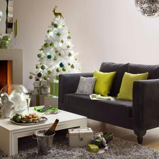 Como decorar árvore de natal branca - Passo 4