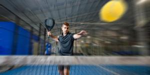 Como jogar padel para iniciantes