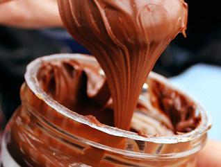Como fazer bombom de chocolate - 4. Acrescente Nutella ao seu bombom de chocolate