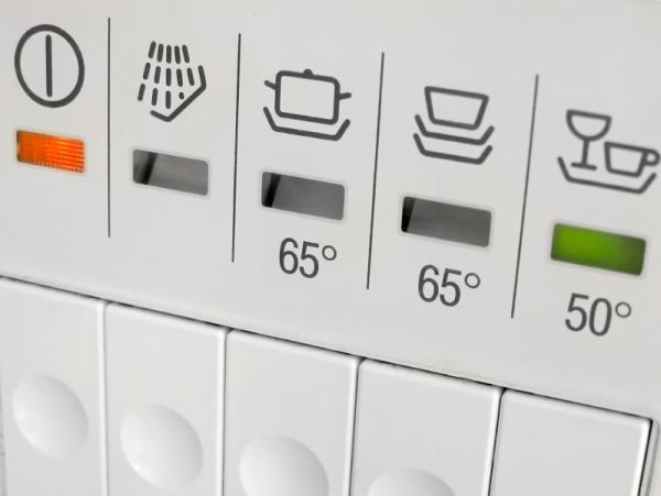 Como tirar manchas de ferrugem da roupa - 7 soluções FÁCEIS - Como tirar mancha de ferrugem com detergente