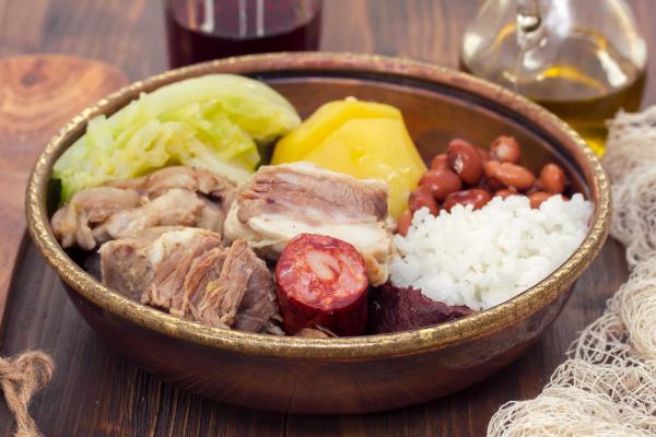 Comida típica de Portugal: pratos imprescindíveis da gastronomia - Cozido à portuguesa