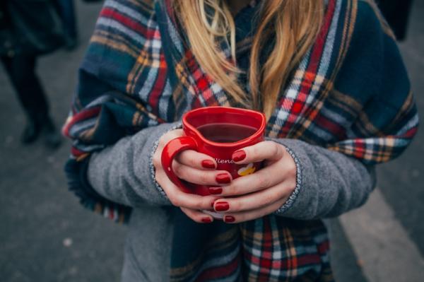 Como tirar mancha de café da roupa - Passo 1