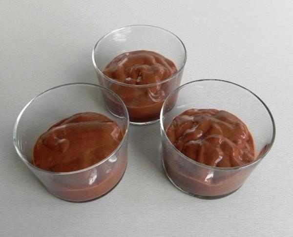 Como fazer uma taça de chocolate e chantilly - Passo 3