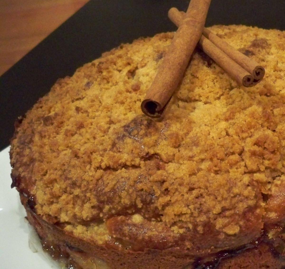 Como fazer cuca de maçã