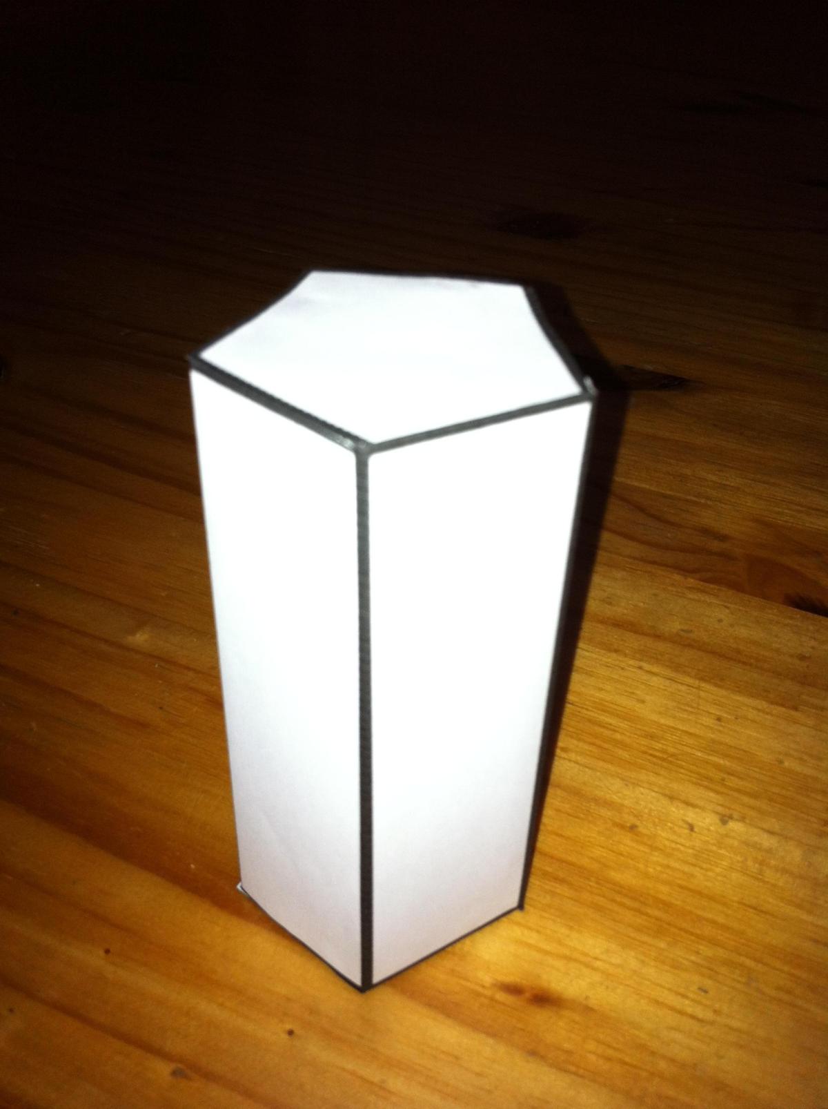 Como fazer um prisma com base pentagonal