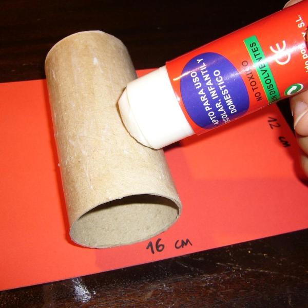Como fazer um porta guardanapos com rolos de papel higiênico - Passo 2