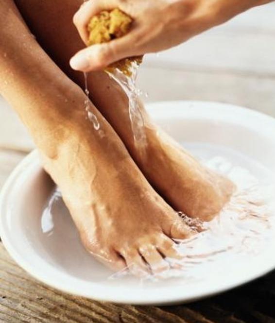 Truques para limpar os pés - Passo 1