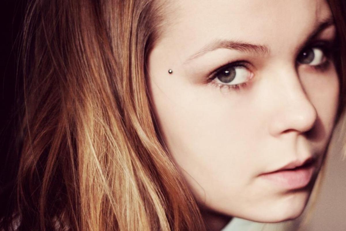 Como cuidar de um piercing microdermal