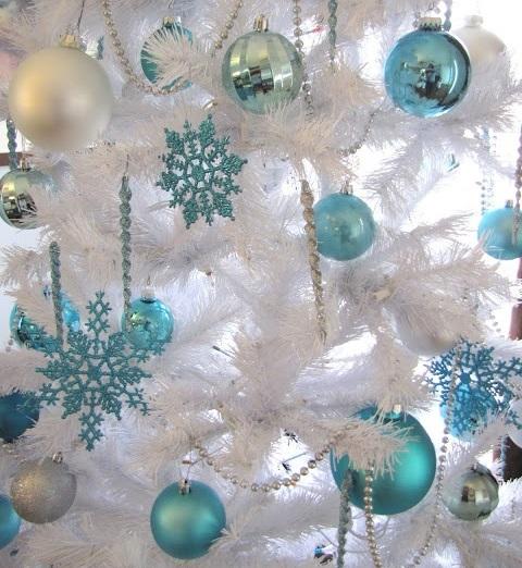 Como decorar árvore de Natal de azul - Passo 2