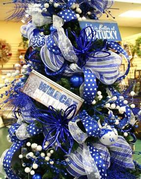 Como decorar árvore de Natal de azul - Passo 3
