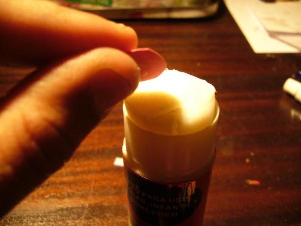 Como fazer uma borboleta com material reciclável - Passo 7