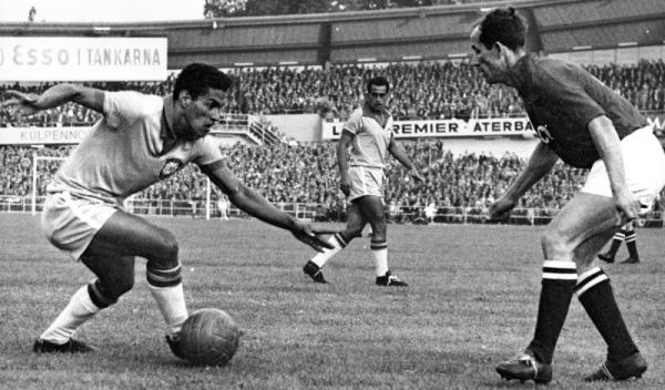 Tipos de dribles no futebol - O freio ou travão