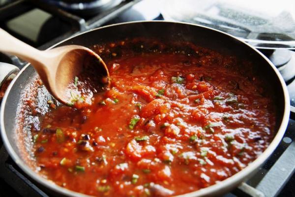 Como fazer molho de tomate para macarrão - Passo 3